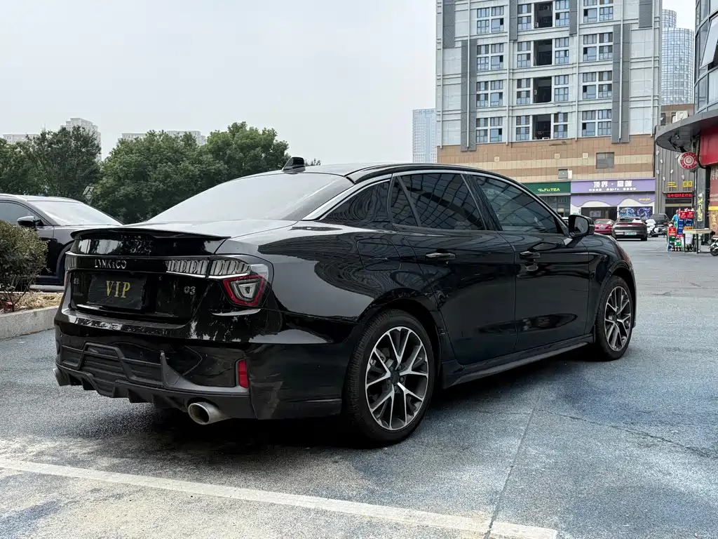 Lynk & Co 03 — миниатюра 8