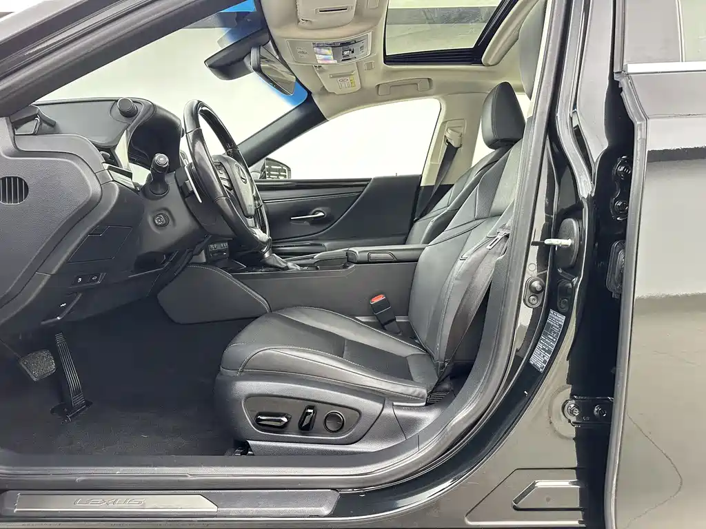 Lexus ES — миниатюра 9