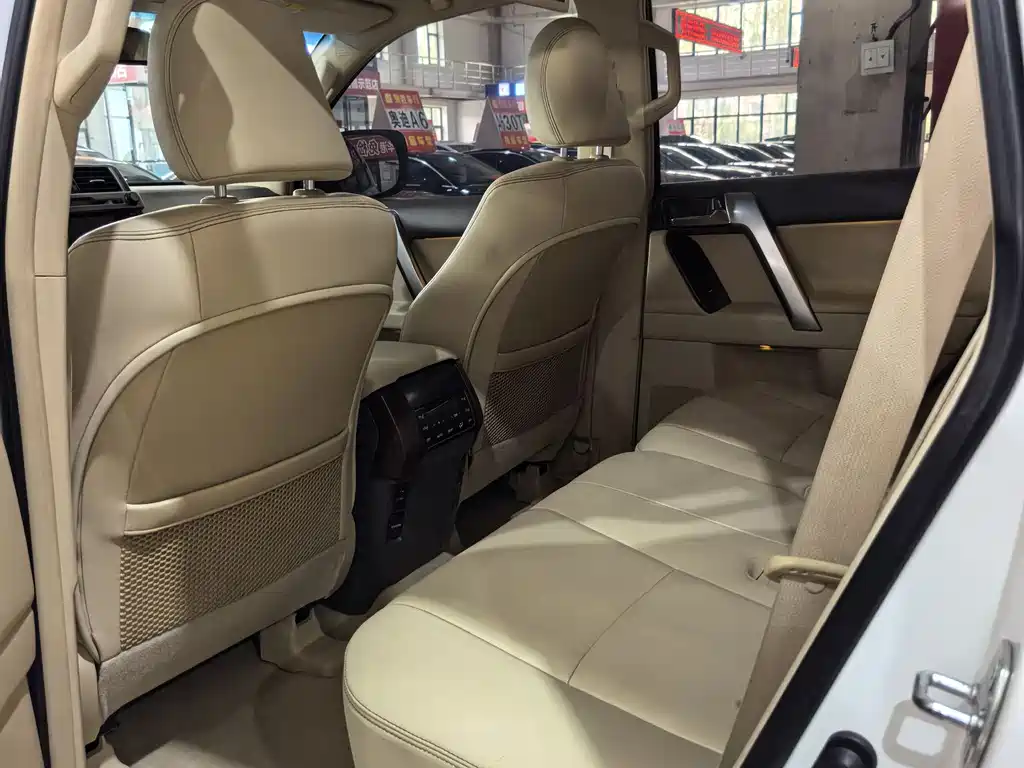 Toyota Land Cruiser Prado 2014 4.0L AT VX NAVI