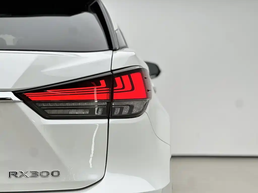 Lexus RX — миниатюра 11