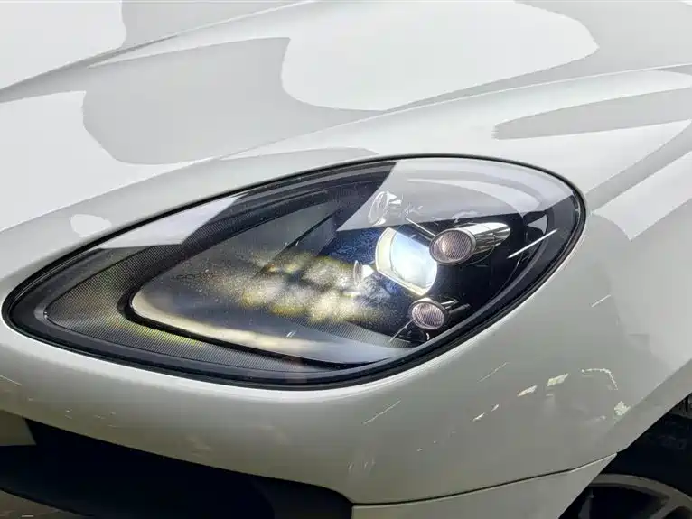 Porsche Macan — миниатюра 7
