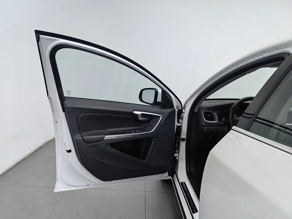 Volvo S60 — миниатюра 8