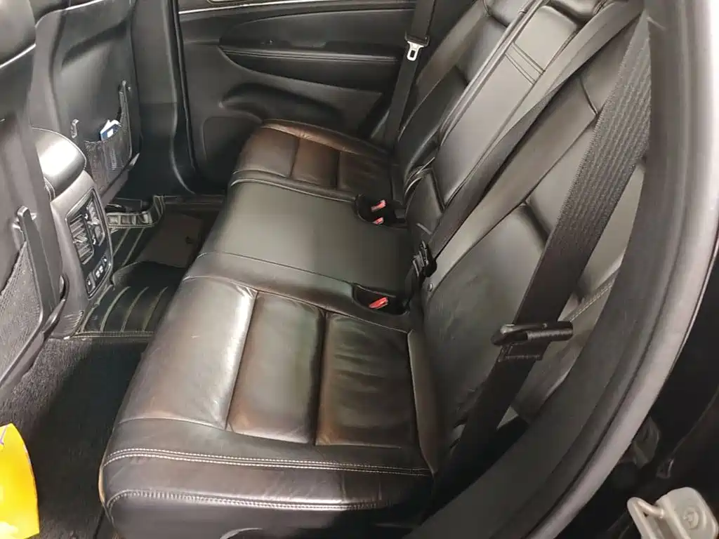 Jeep Grand Cherokee (Import) — миниатюра 22