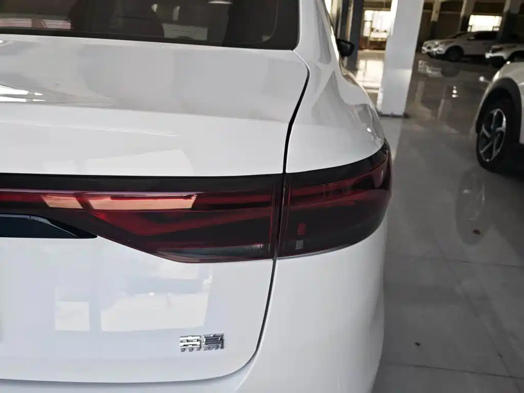 Geely Emgrand — миниатюра 8