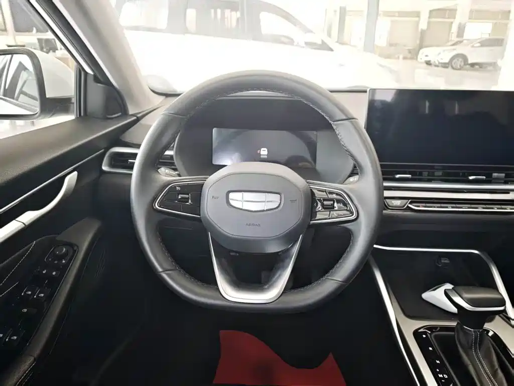 Geely Emgrand — миниатюра 11
