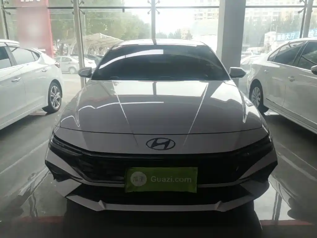 Hyundai Elantra — миниатюра 3