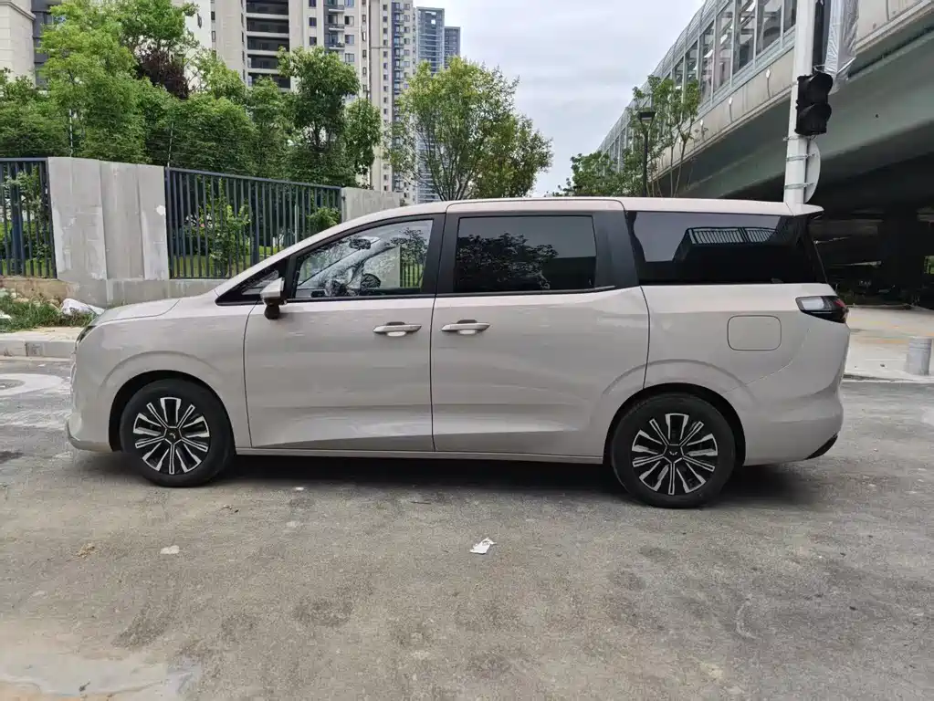 Wuling 730 2025 500km Luxury