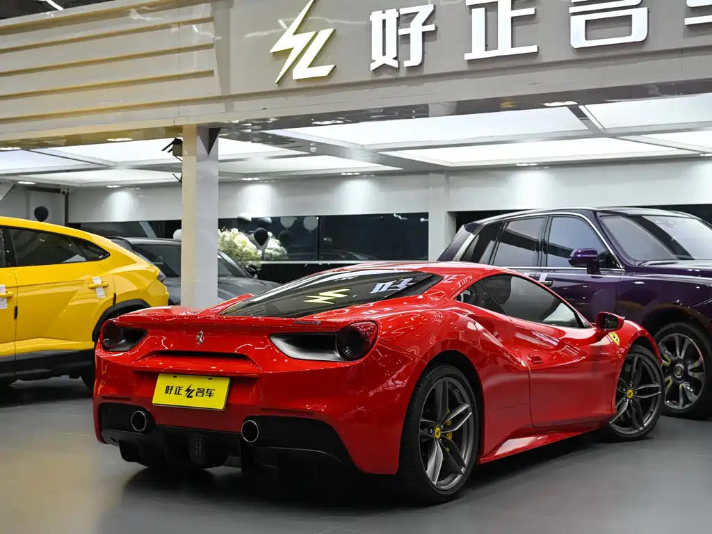 FERRARI 488
