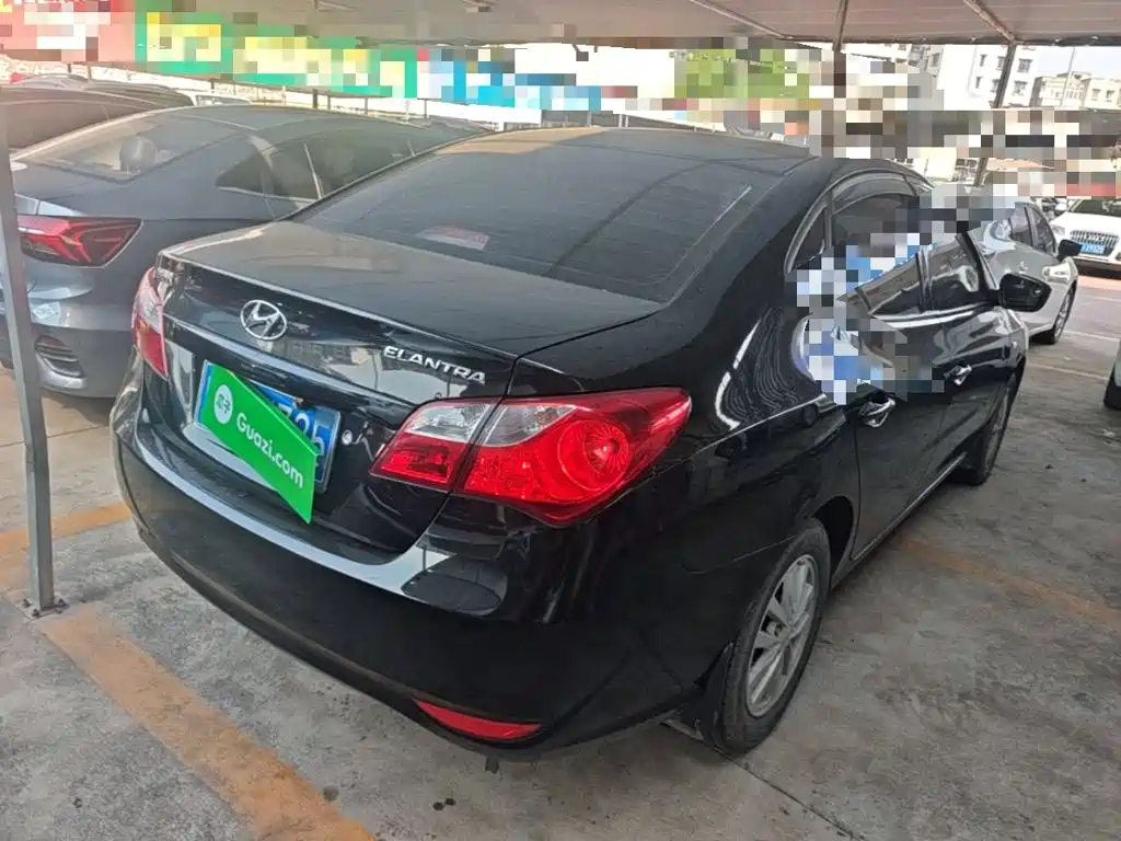 Hyundai Elantra — миниатюра 7