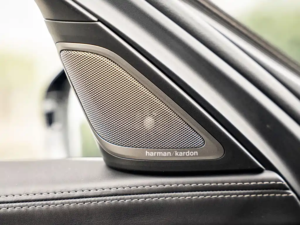 BMW 7 Series — миниатюра 11