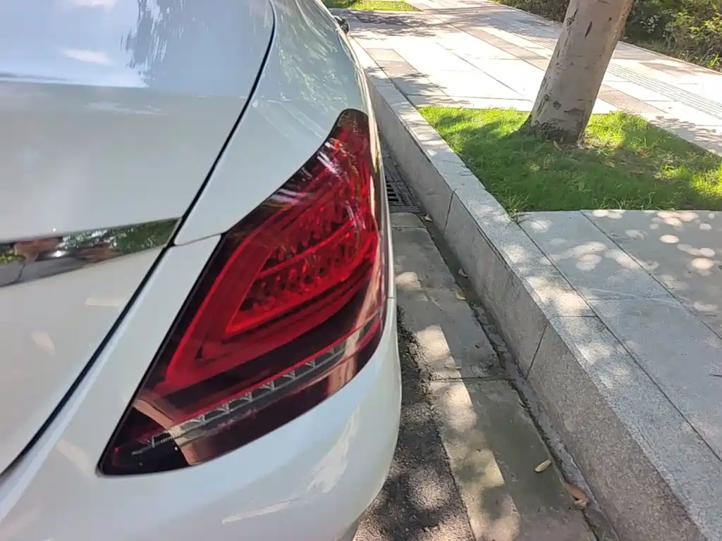 Mercedes-Benz C-Class — миниатюра 8
