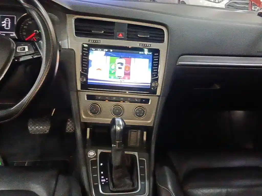 Volkswagen Golf — миниатюра 13