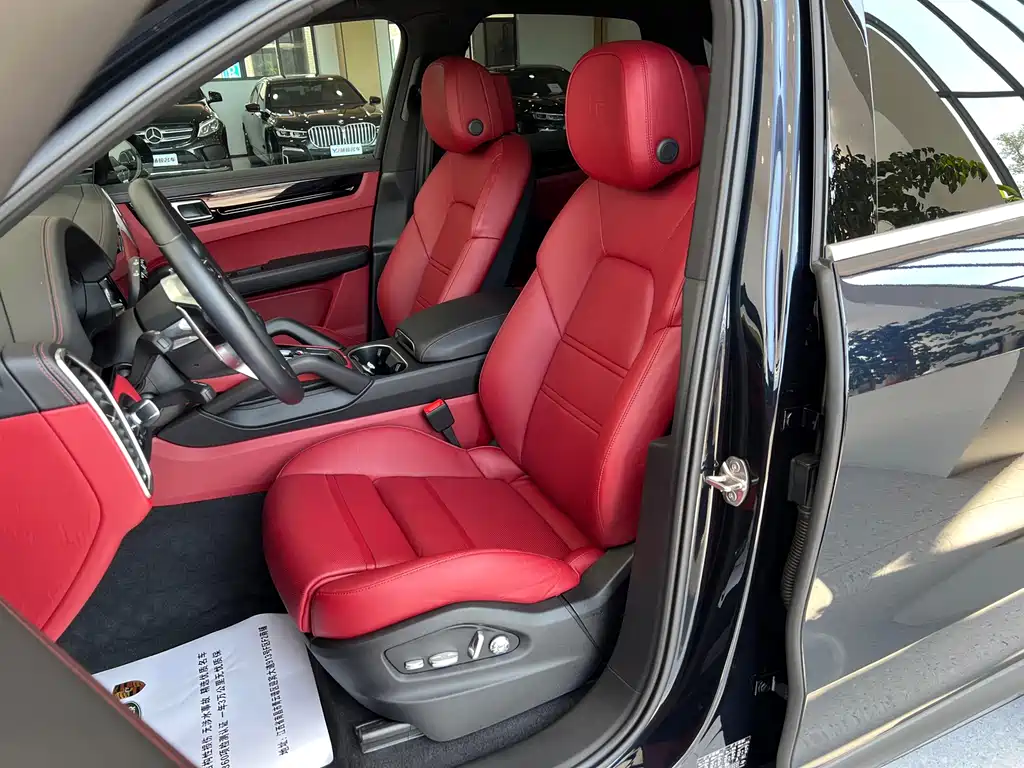 Porsche Cayenne — миниатюра 8