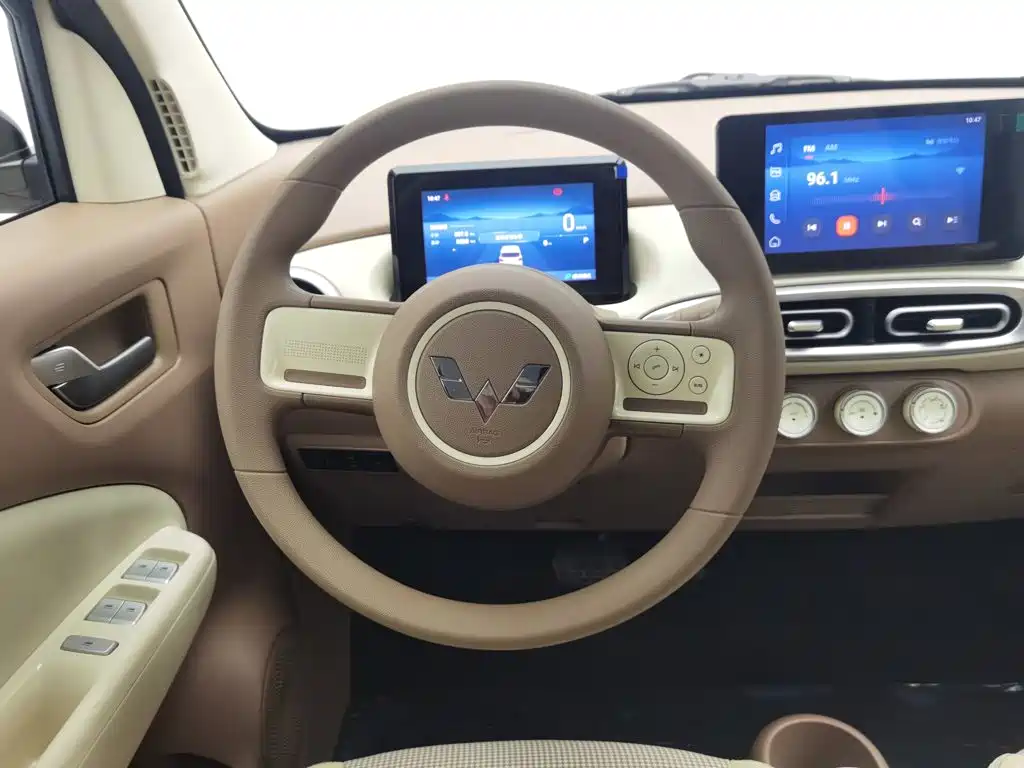 Wuling MINIEV — миниатюра 11