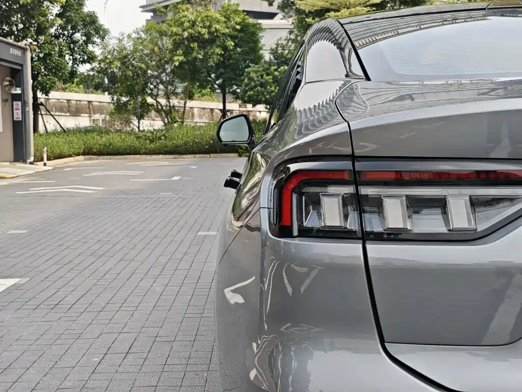 Ford Mondeo — миниатюра 19