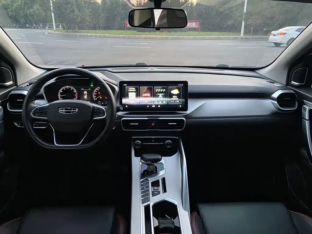 Geely Binyue — миниатюра 11