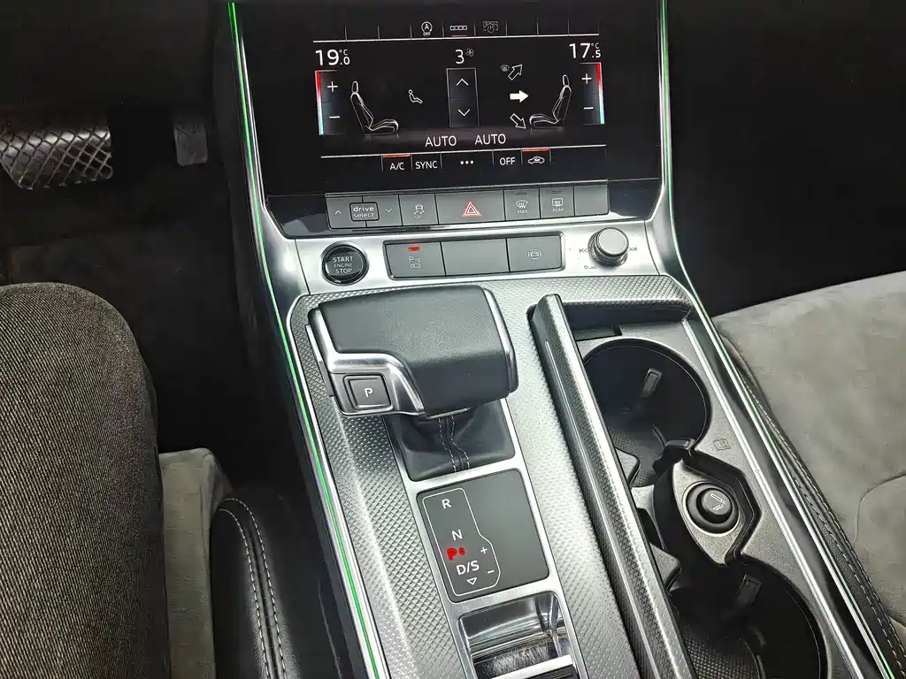 Audi A6L — миниатюра 12