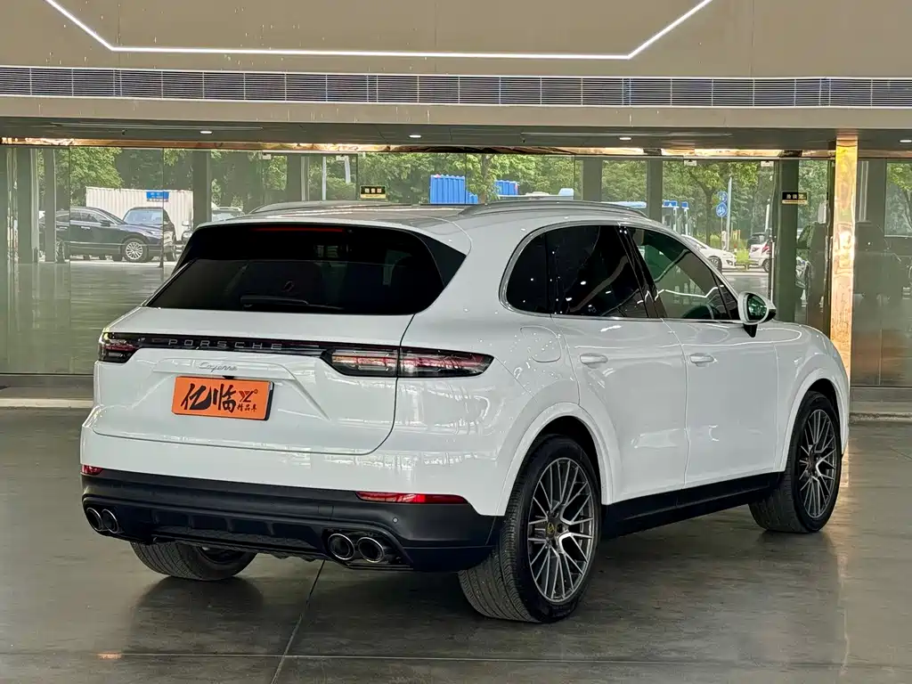 Porsche Cayenne — миниатюра 17