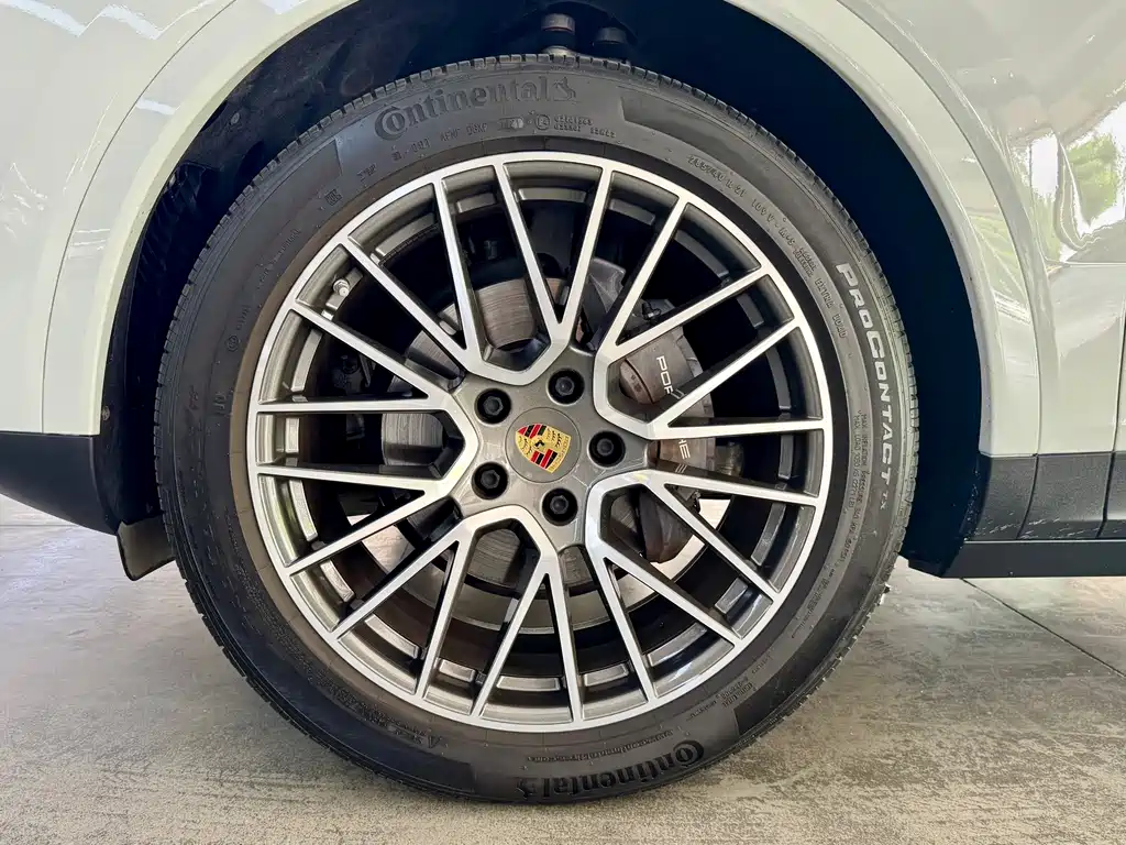 Porsche Cayenne — миниатюра 18
