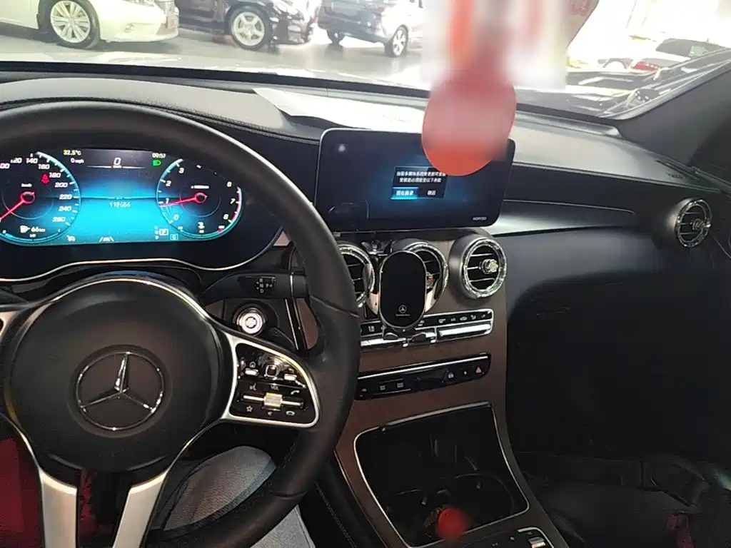 Mercedes-Benz GLC — миниатюра 10
