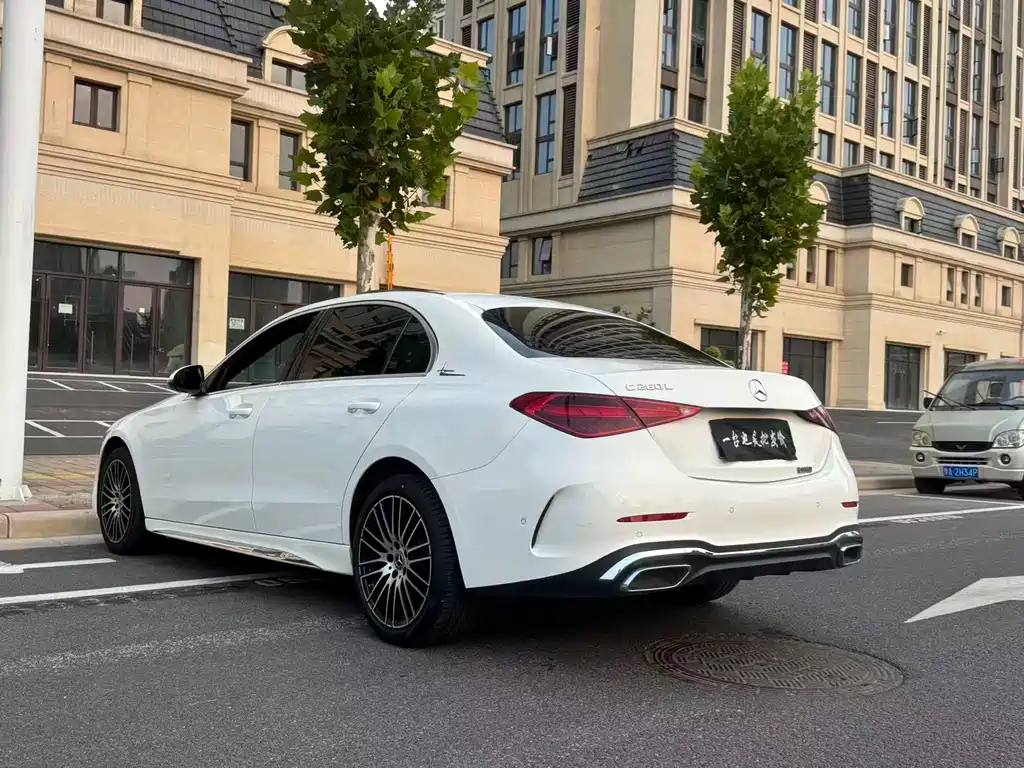 Mercedes-Benz C-Class — миниатюра 7