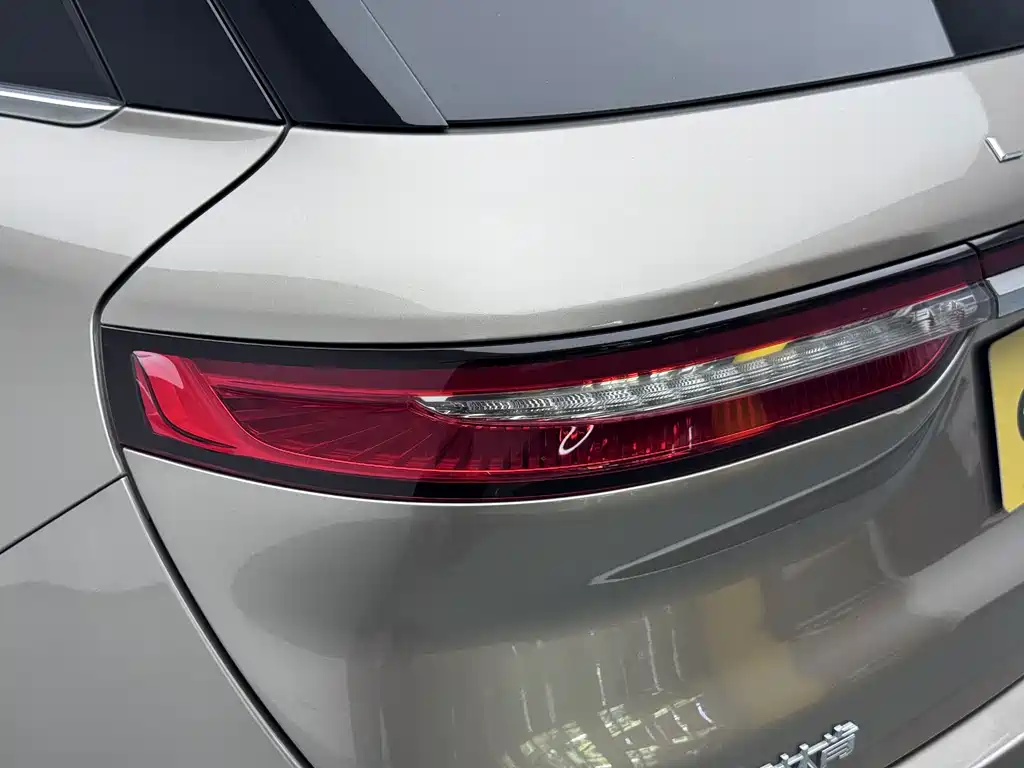 Lincoln Corsair — миниатюра 10