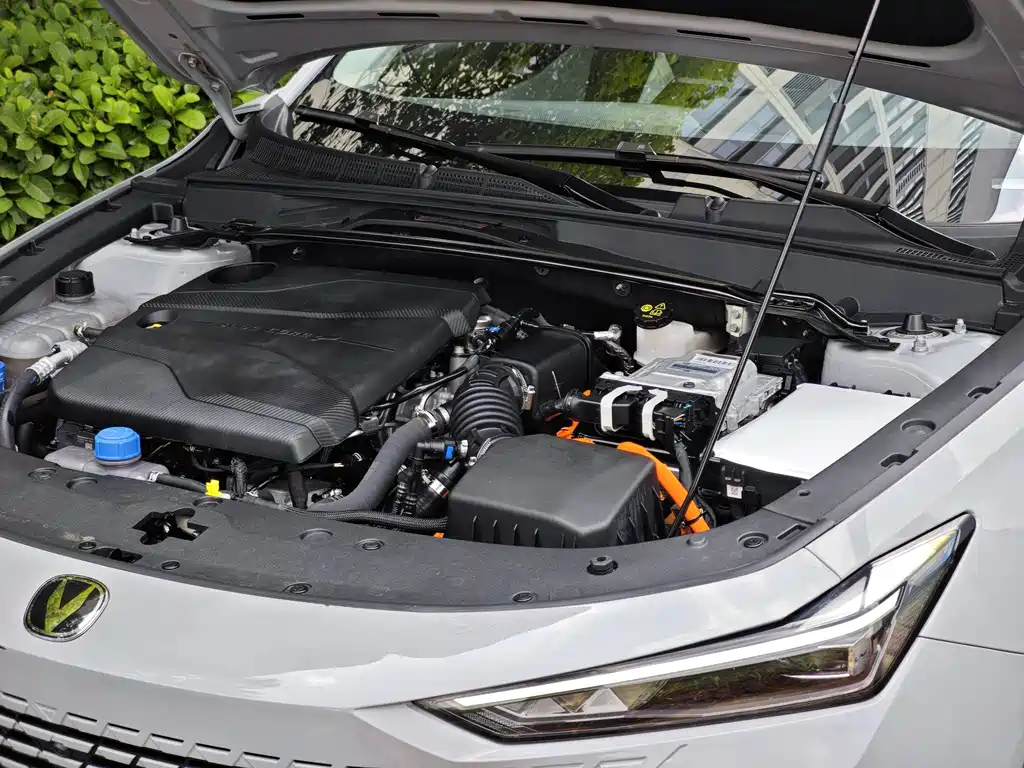 Changan UNI-V iDD — миниатюра 13