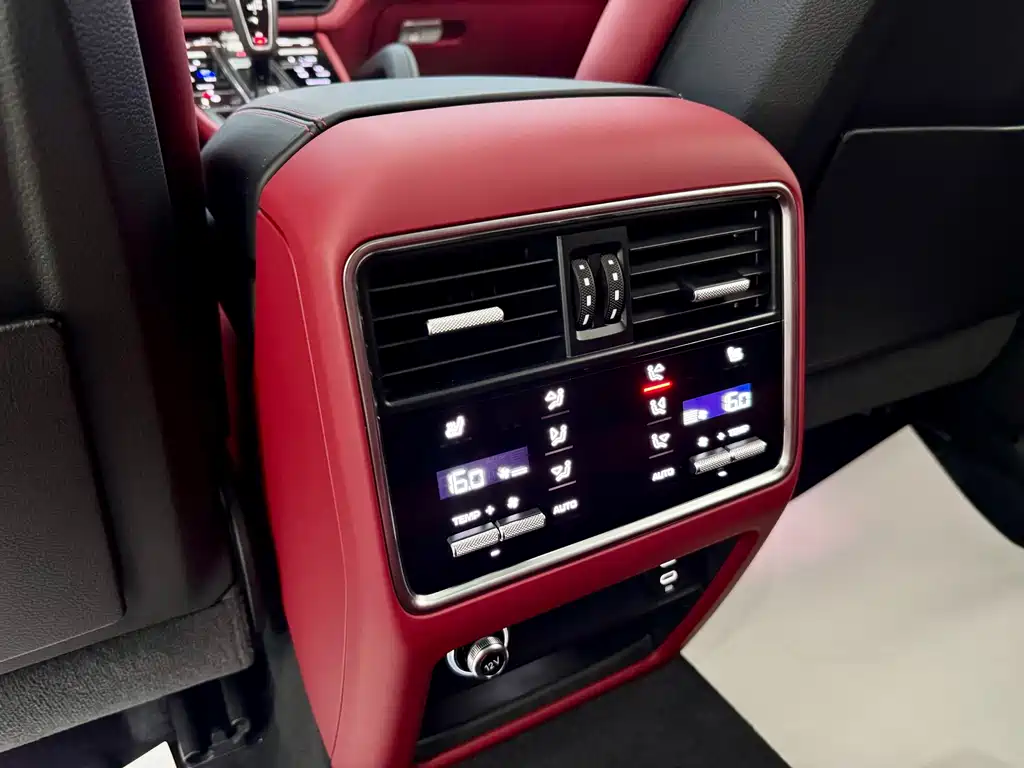 Porsche Cayenne — миниатюра 13