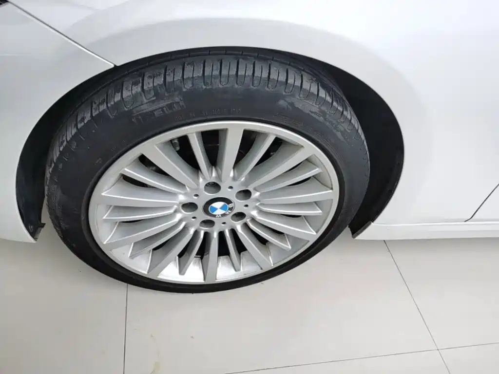 BMW 3 Series — миниатюра 23