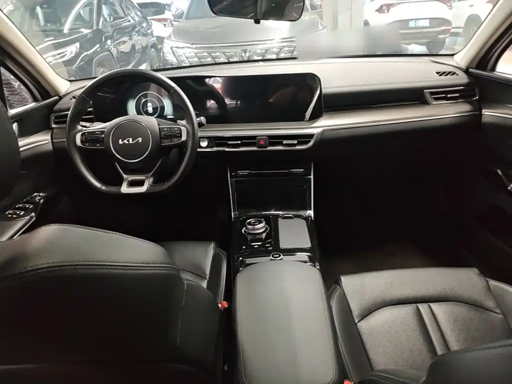 Kia K5 — миниатюра 10