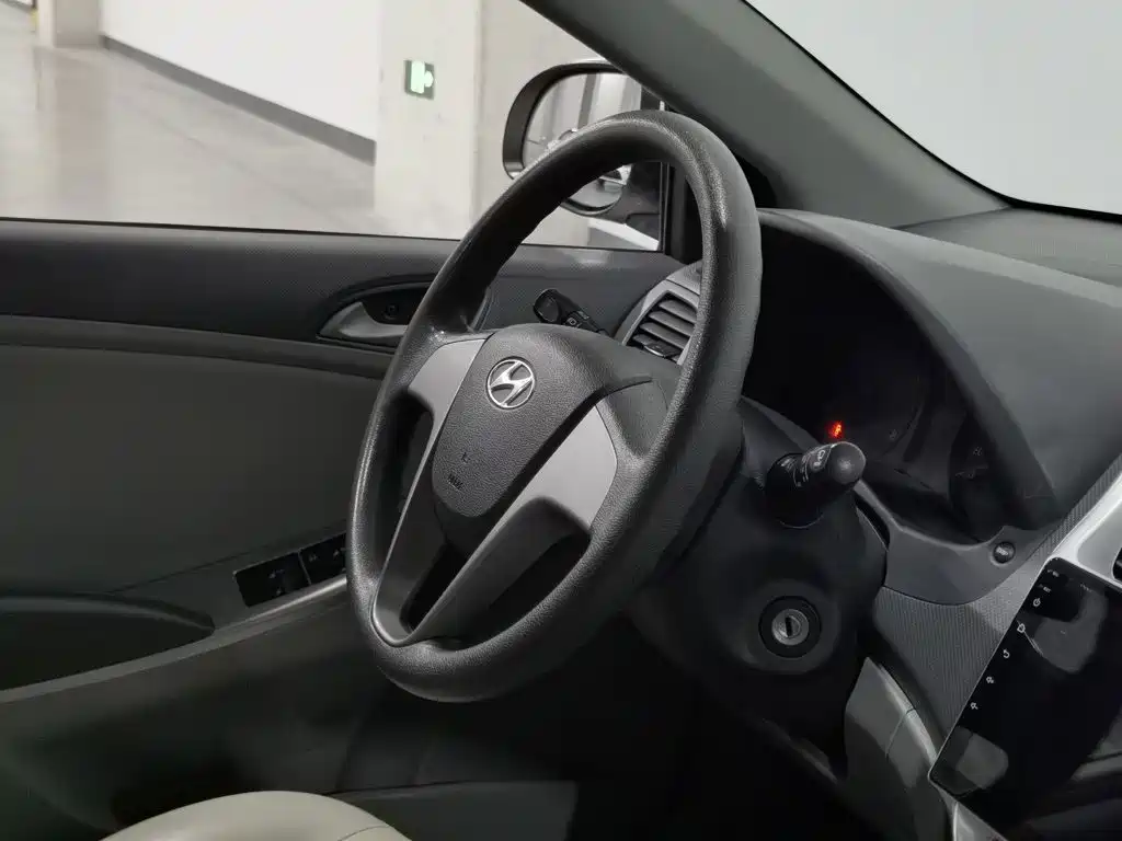 Hyundai Verna — миниатюра 22