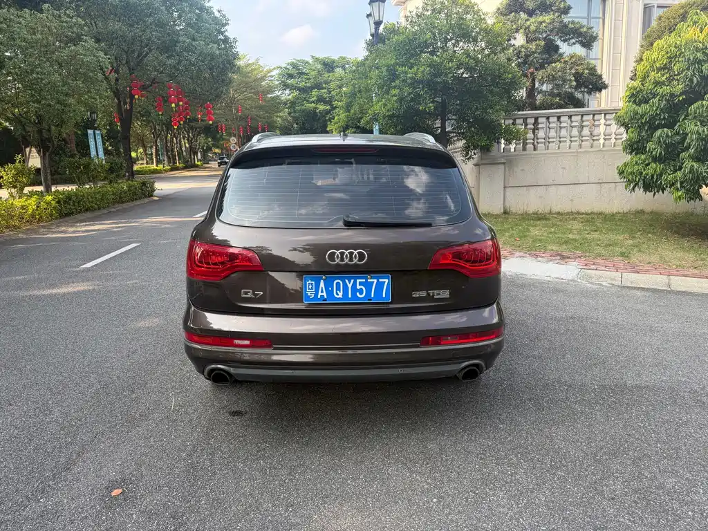 Audi Q7 — миниатюра 5