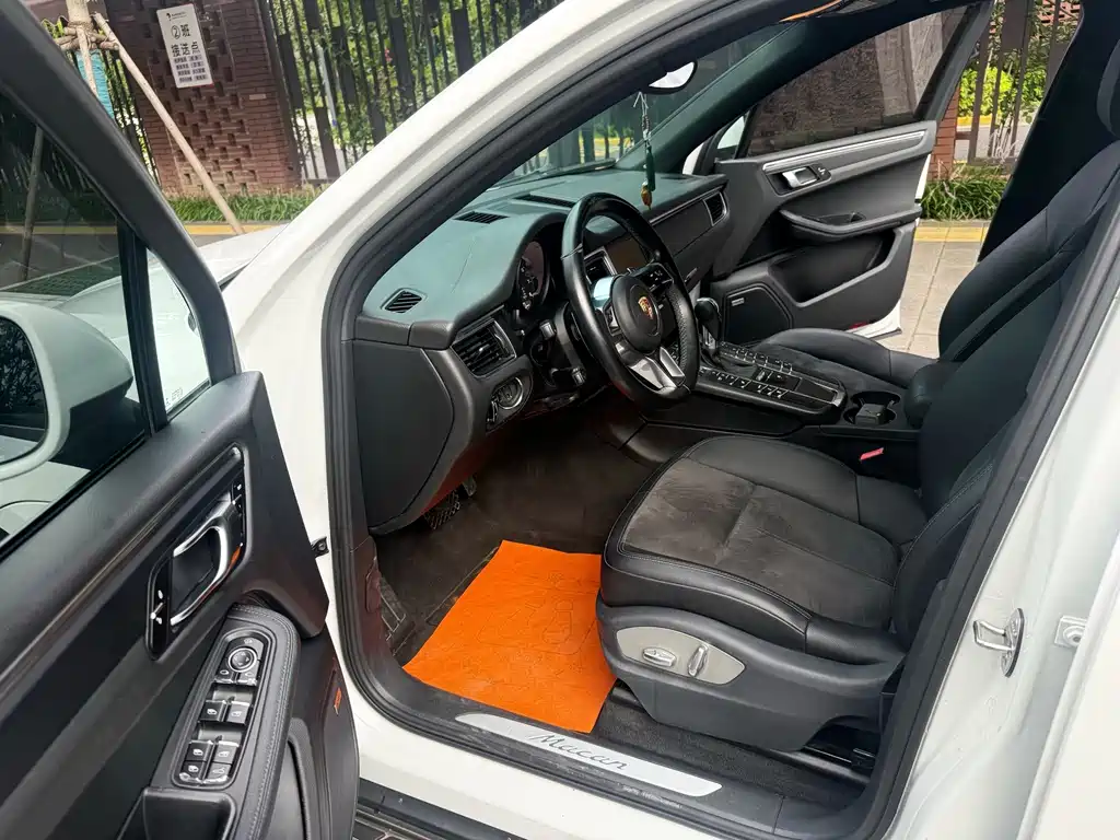 Porsche Macan — миниатюра 6