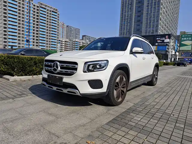 MERCEDES BENZ GLB