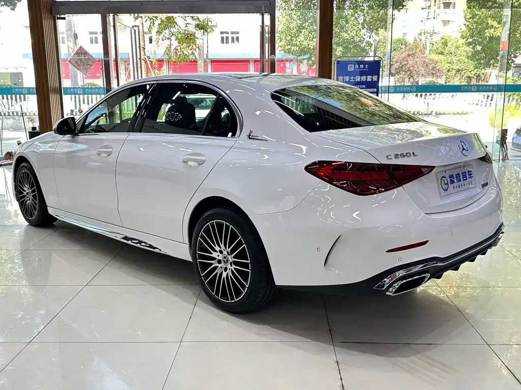 Mercedes-Benz C-Class — миниатюра 8