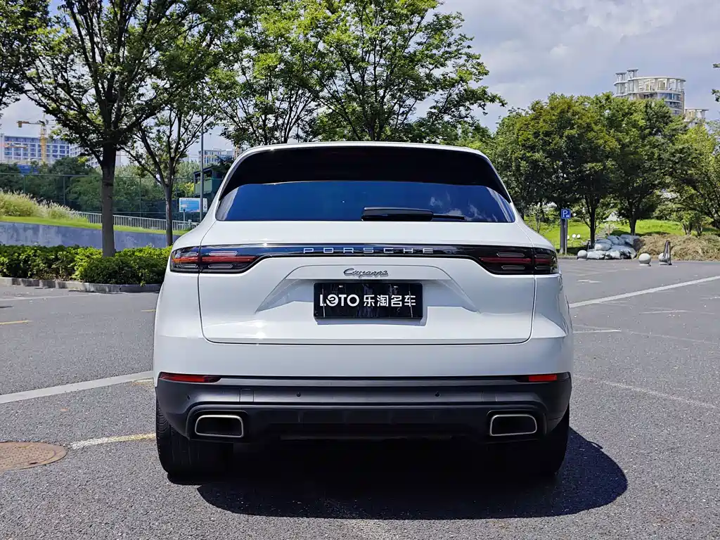 Porsche Cayenne — миниатюра 7