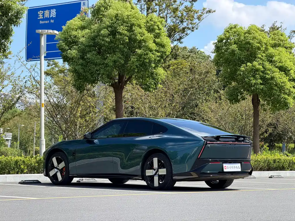 XPeng P7 — миниатюра 10