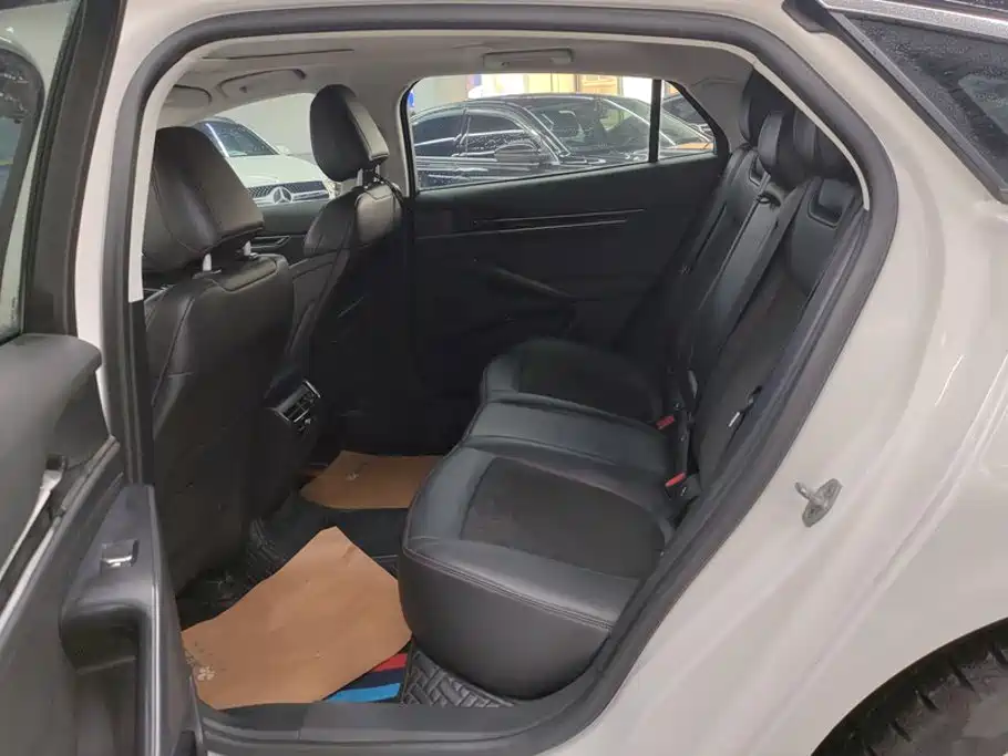 Ford Mondeo — миниатюра 11