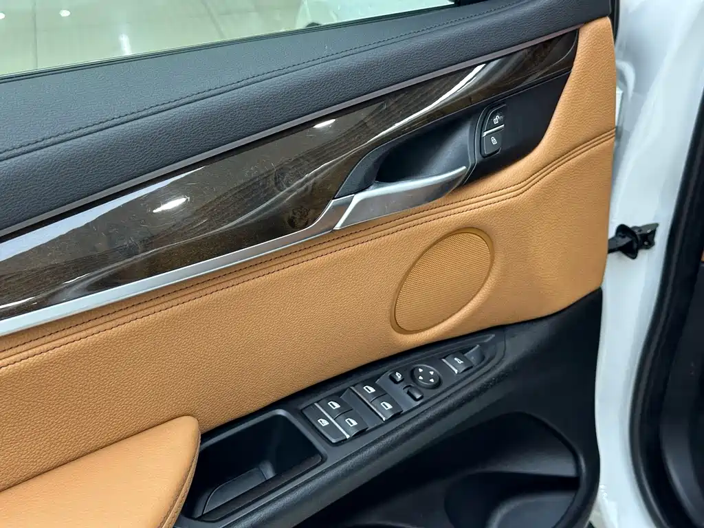 BMW X6 — миниатюра 11