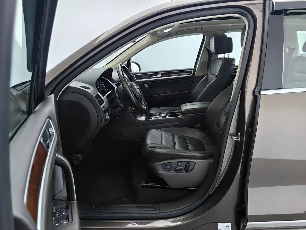Volkswagen Touareg — миниатюра 10
