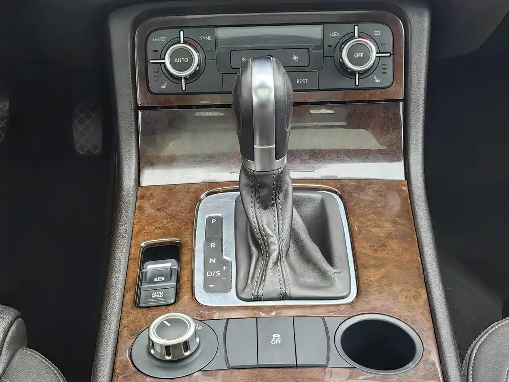 Volkswagen Touareg — миниатюра 13