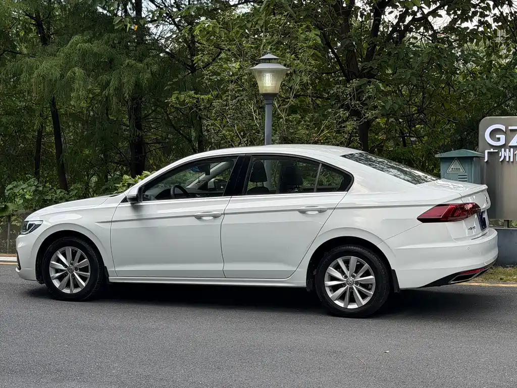 Volkswagen Bora — миниатюра 2