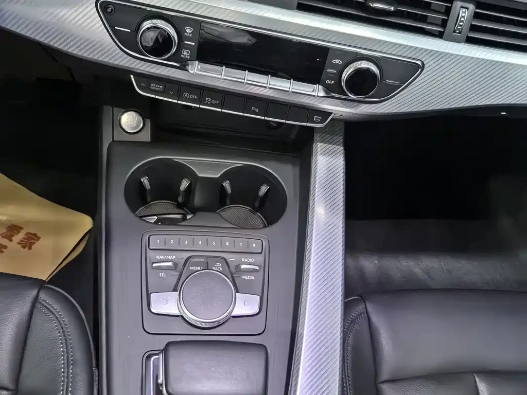 Audi A4L — миниатюра 12