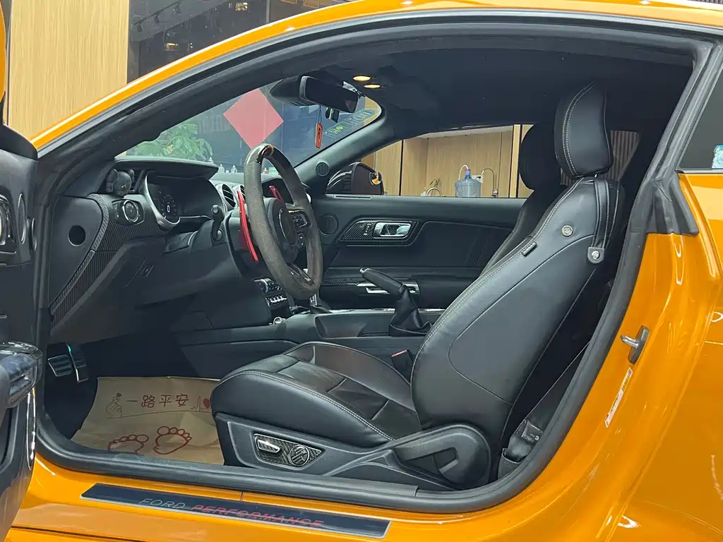 Ford Mustang — миниатюра 7