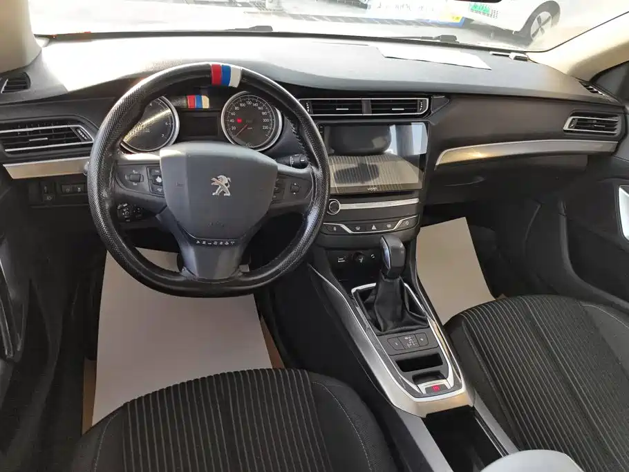 Peugeot 408 — миниатюра 12