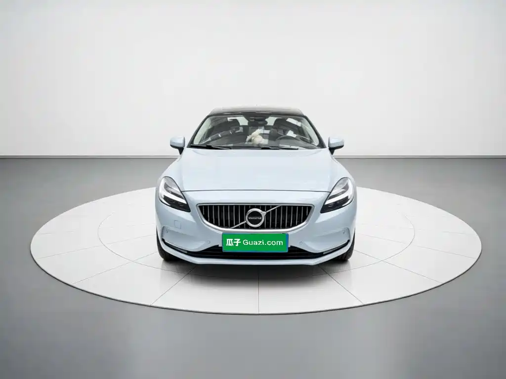 Volvo V40 — миниатюра 2