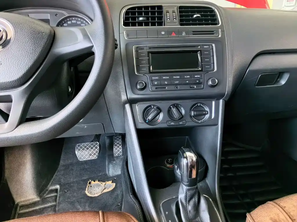 Volkswagen Polo — миниатюра 13
