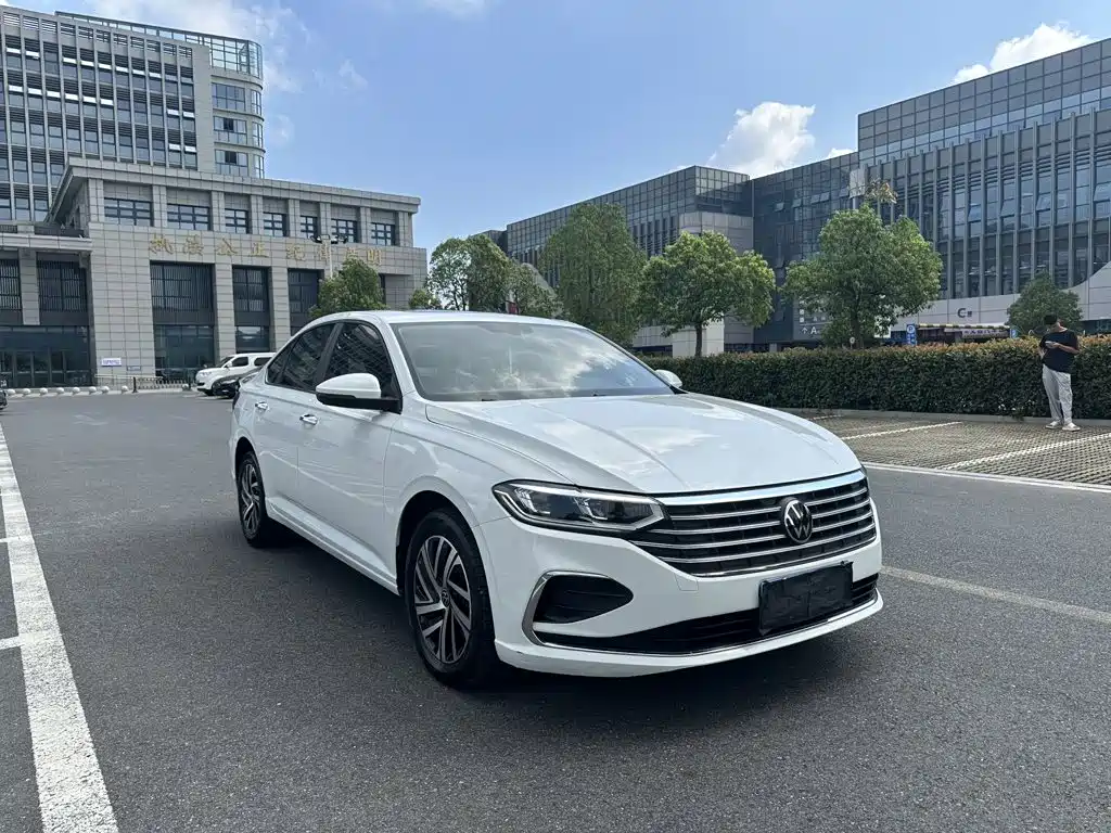 Volkswagen Lavida — миниатюра 3