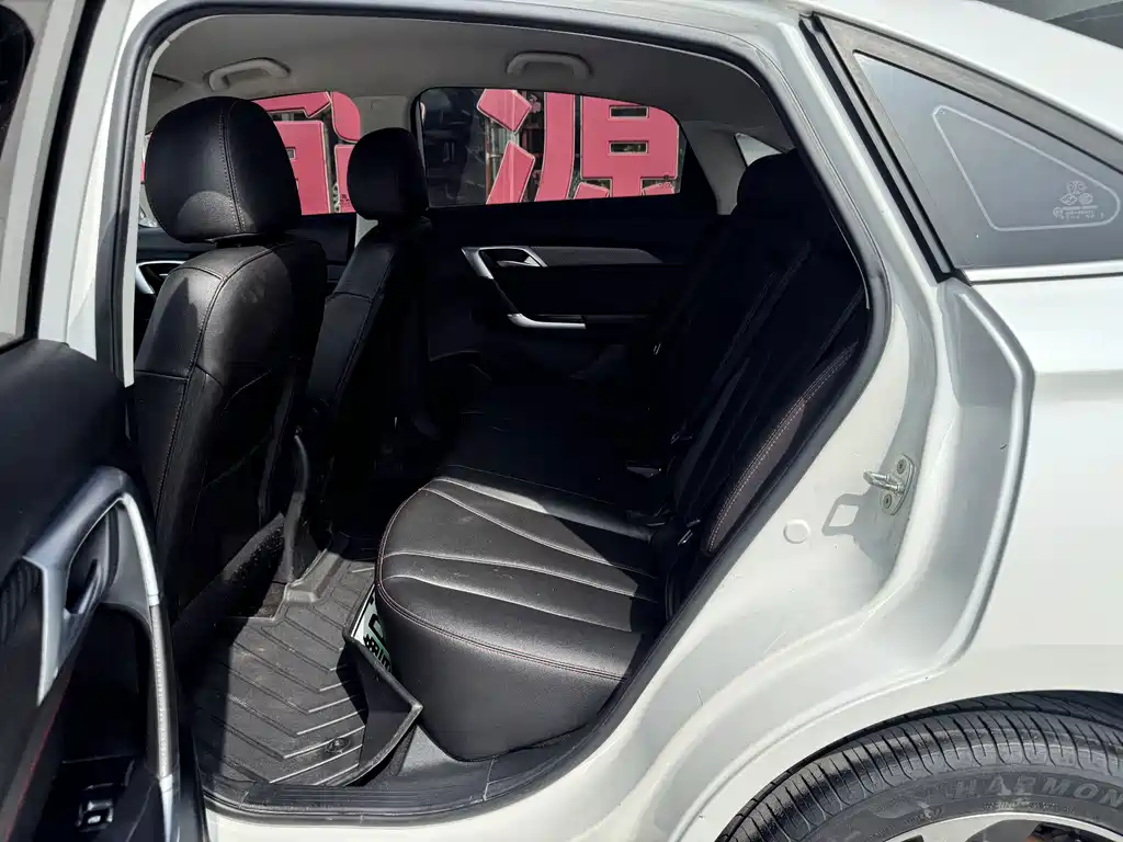 BAIC EU5 — миниатюра 8