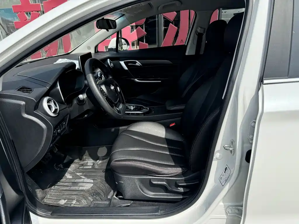 BAIC EU5 — миниатюра 7